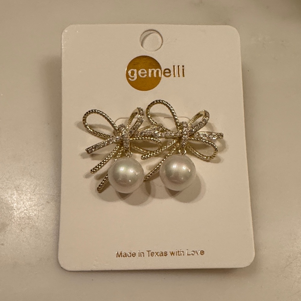 Anthropologie bow and pearl earrings, NWT.